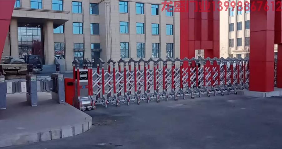 高強(qiáng)鋁合金型材伸縮門，阿克蘇氟炭漆靜電噴凃高溫炭爆處理